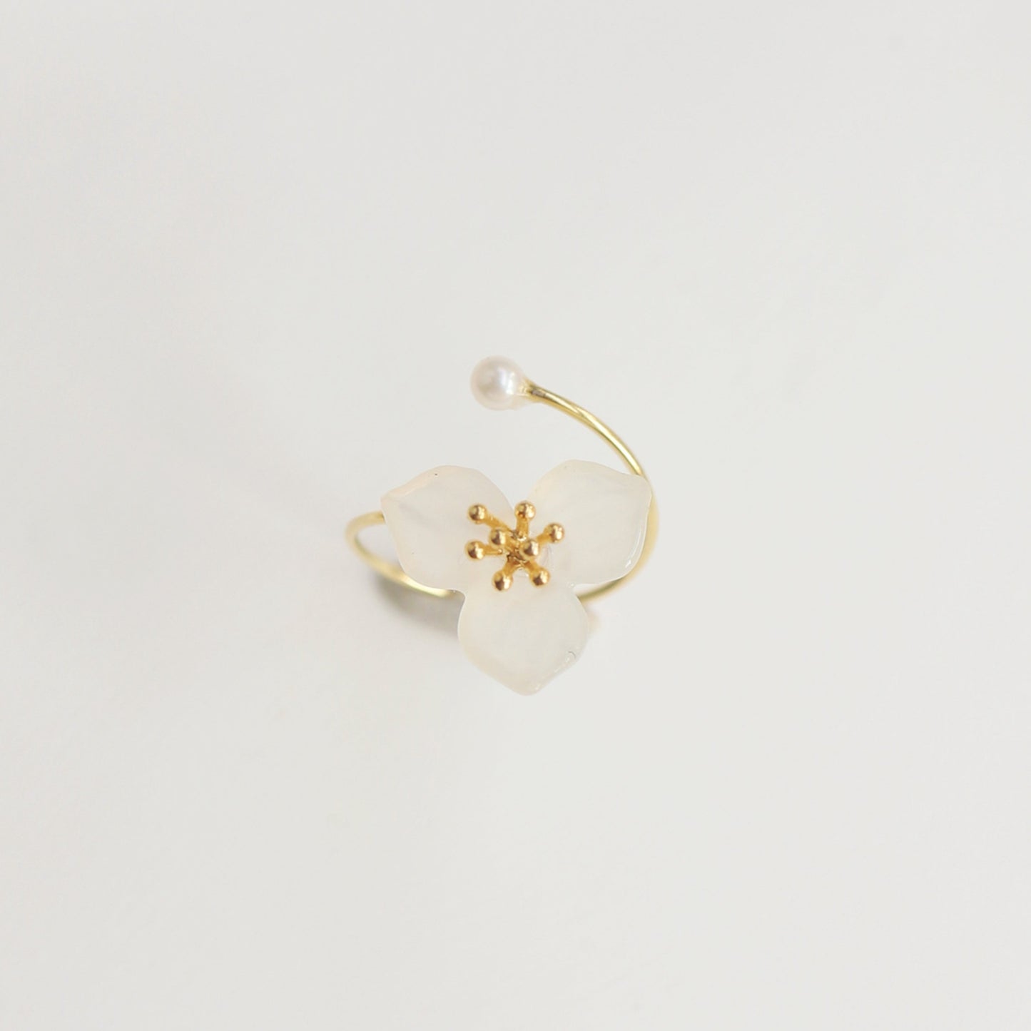 Graceful Clover Delight Ring