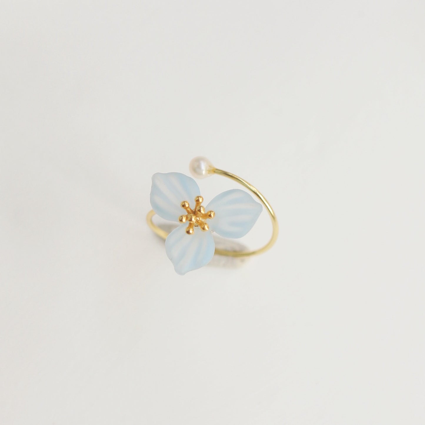 Graceful Clover Delight Ring